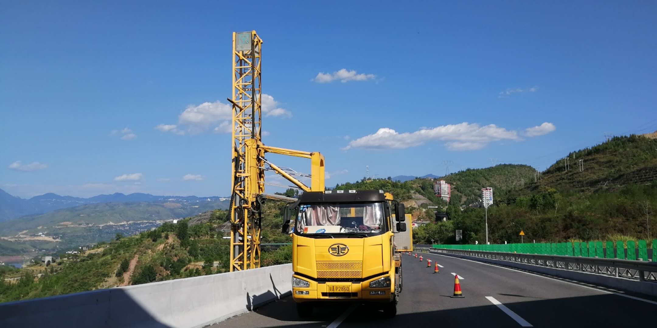 18米橋梁檢測車租賃案例
